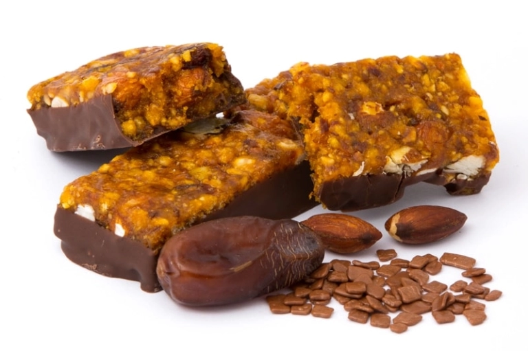 Chocolade dadel amandel noot reep proteïne dieet
